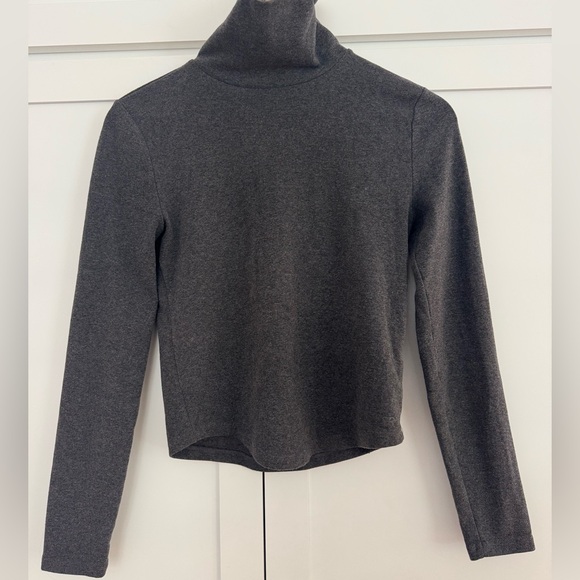 Aritzia Sunday Best Charcoal Turtleneck long sleeve top women’s size Small - Picture 2 of 8